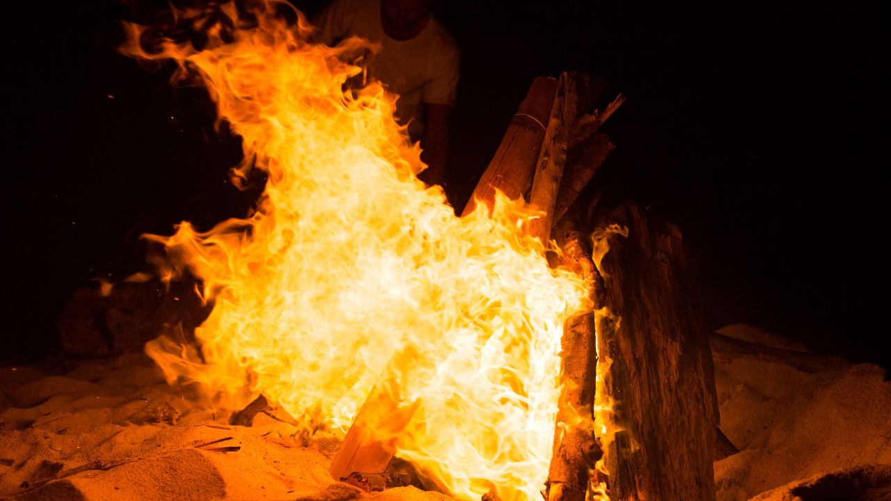 Oliva celebrará la Nit de Sant Joan en la playa con hogueras, fuegos artificiales y música en directo