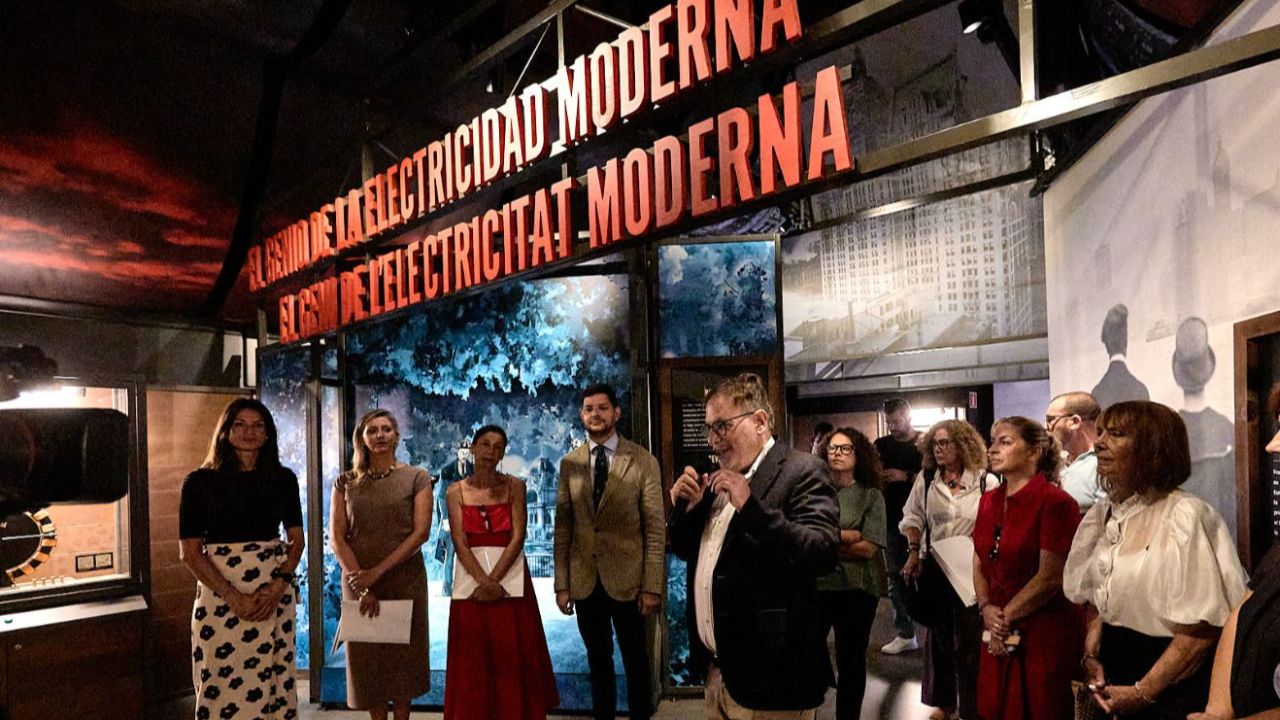Gandia reivindica la figura de Nikola Tesla con una exposición que podrá visitarse en el Moll dels Borja