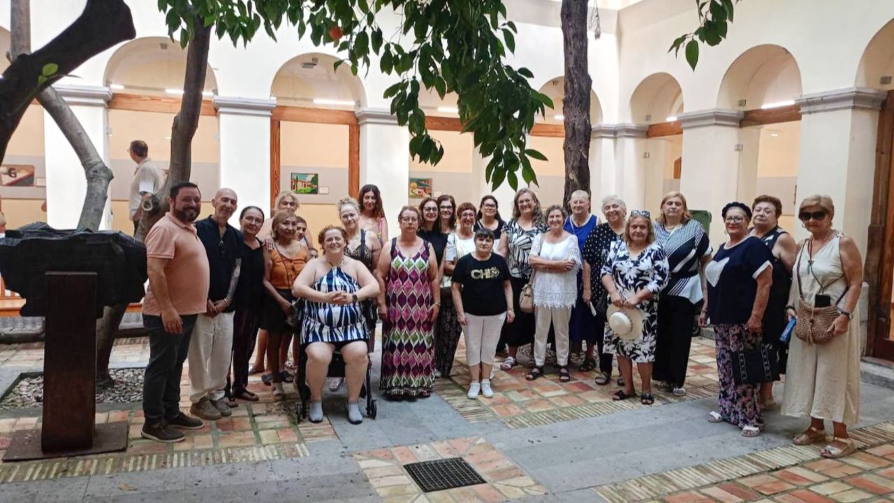 El proyecto ‘Barris Inclusius’ llena de arte y emoción la Biblioteca Central con una exposición de arpilleras
