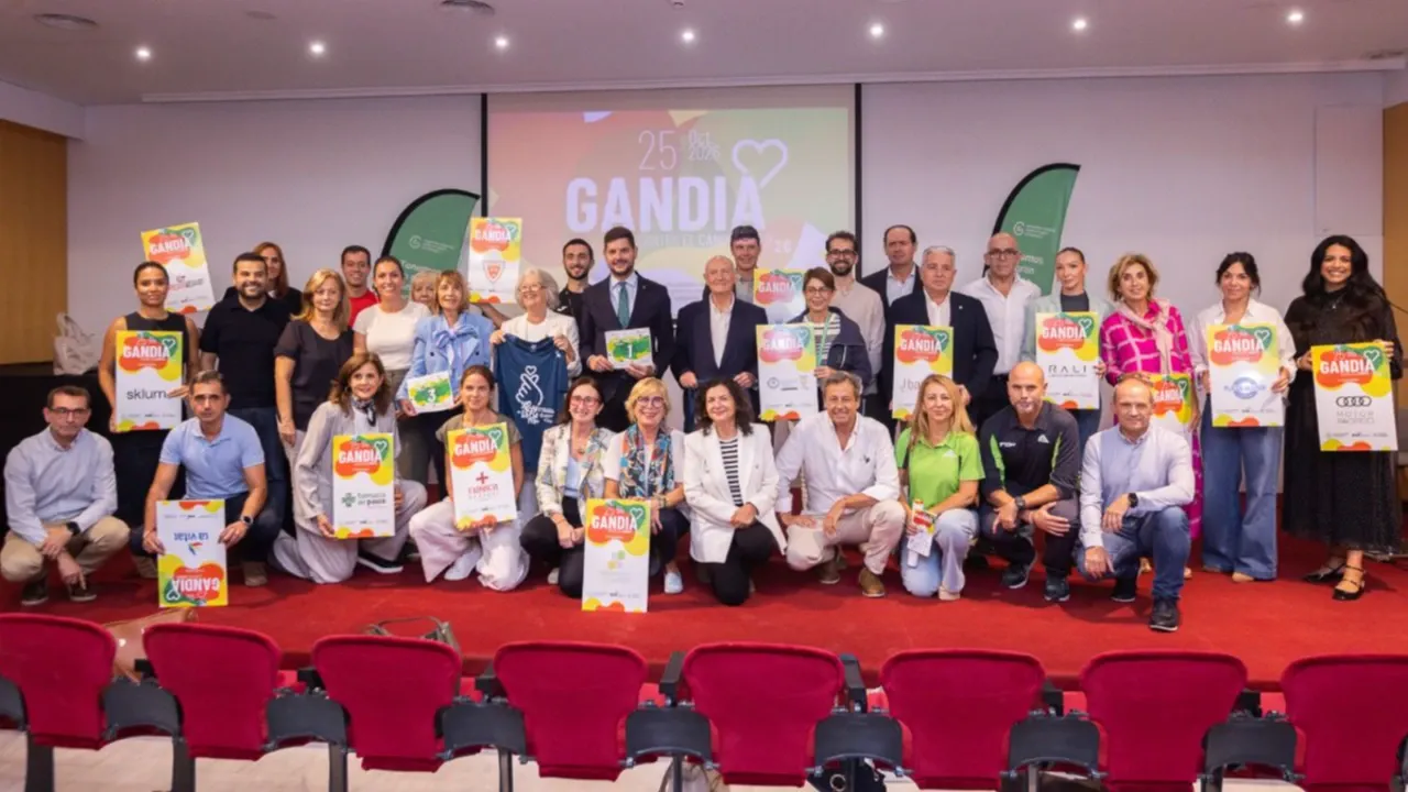 Cinco kilómetros por una causa común: Gandia vuelve a movilizarse contra el cáncer